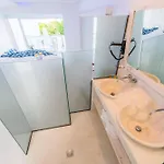 Kouros Home & Suites